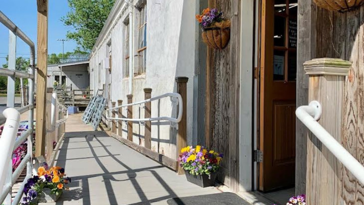 Barnstable Farm & Pet Supplies