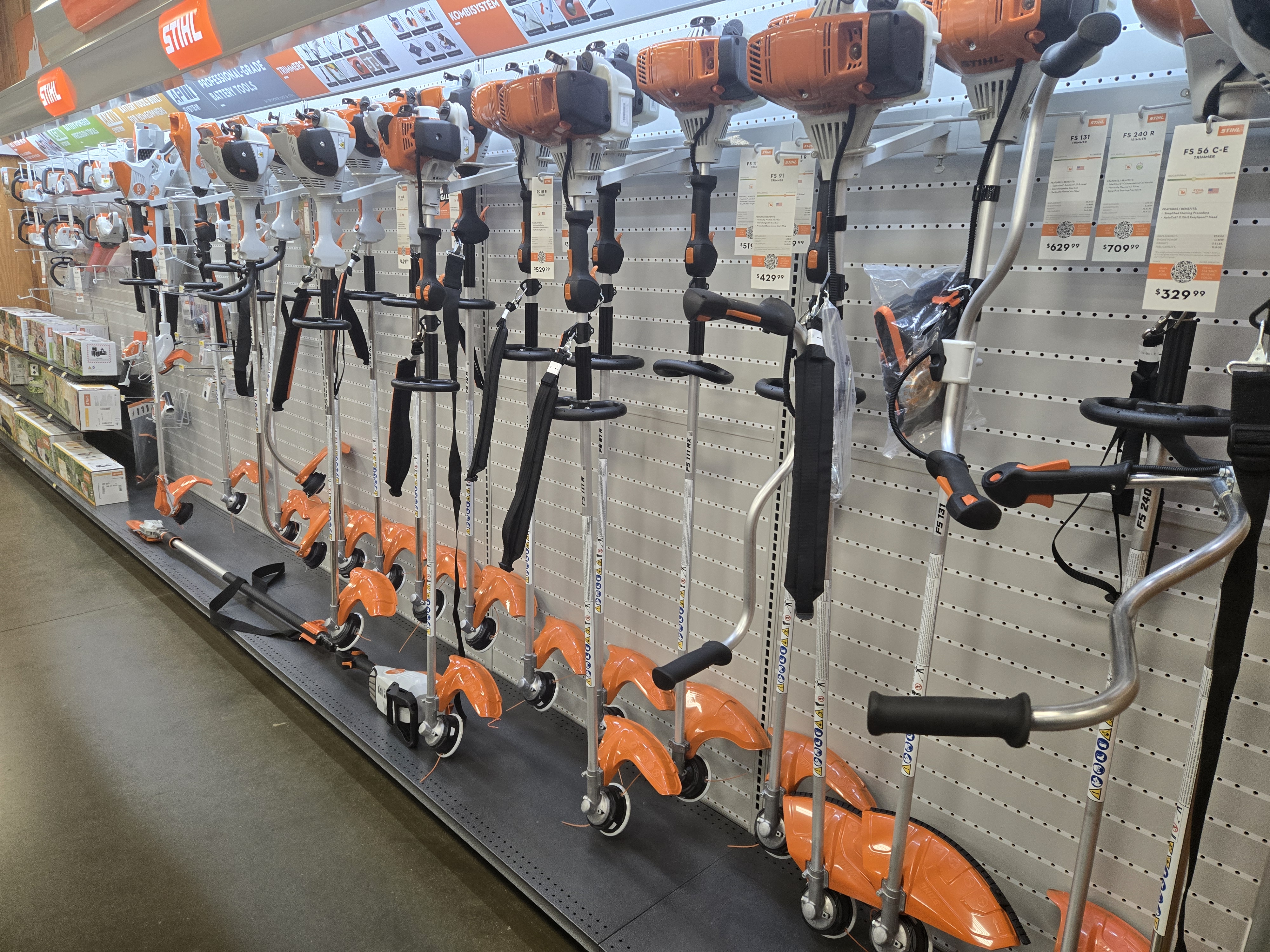 Kelton's Hardware & Pet photo