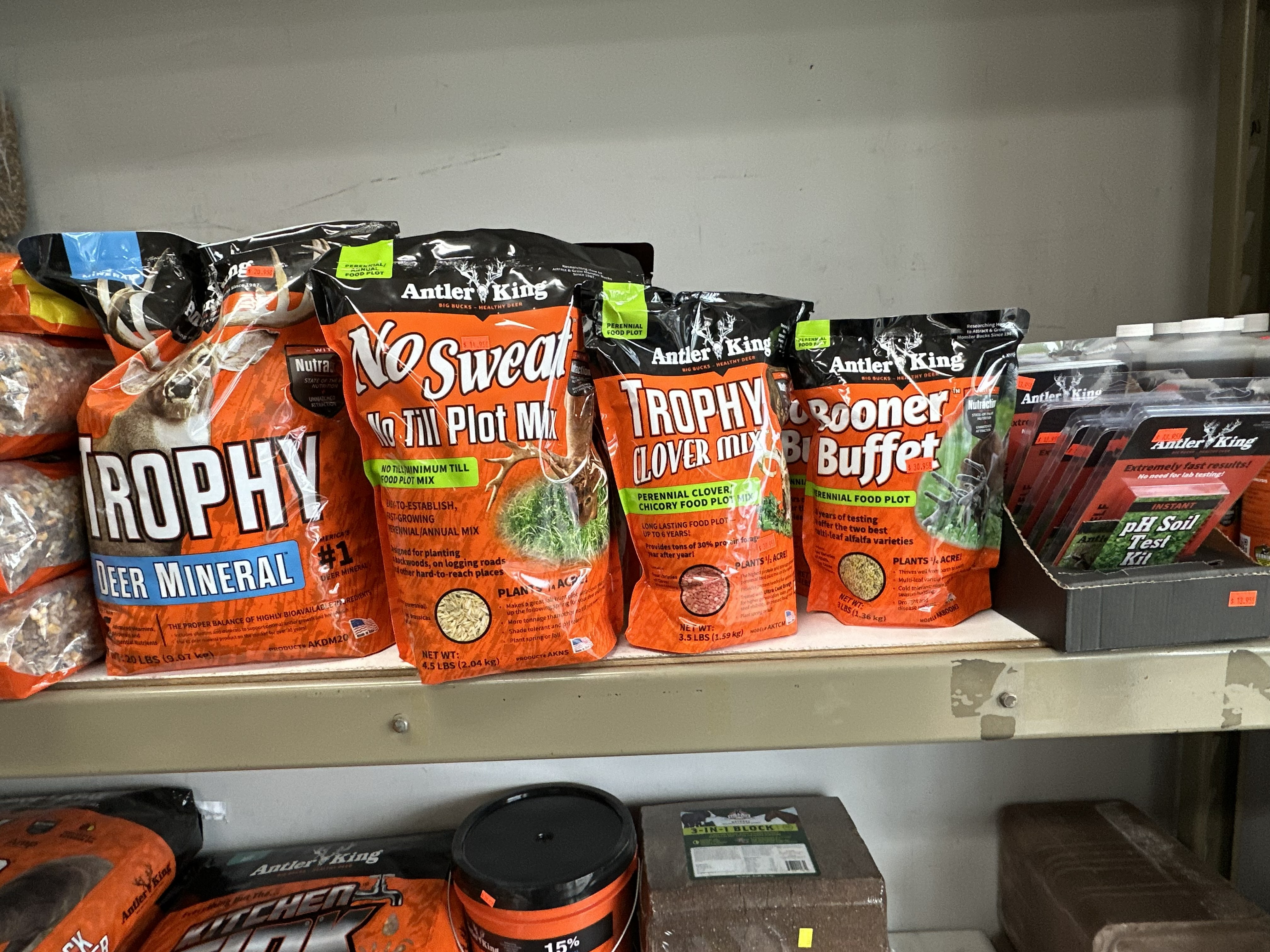 Get your food plots off to a strong start with a quality plot mix. Grow thicker, healthier forage that keeps deer coming back all season 🦌🌿